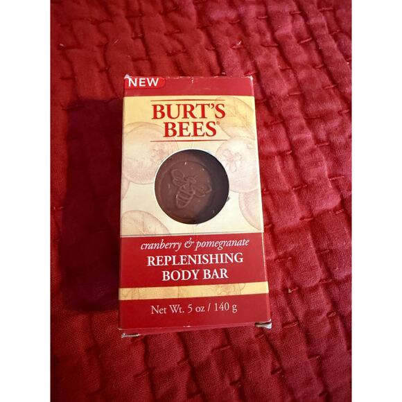 Burt’s Bees Replenishing Body Bar Cranberry And Pomegranate 5 oz NEW‎ - Picture 1 of 3